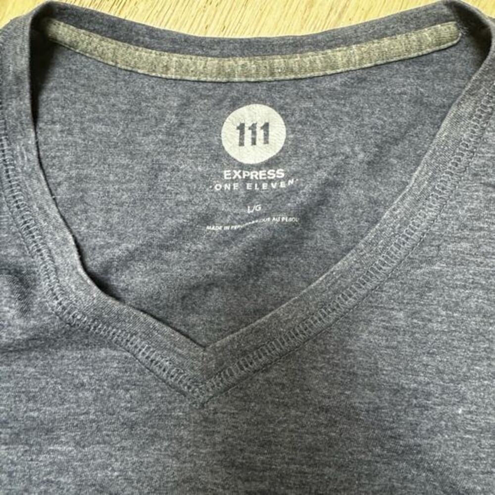 Express‎ 111 two T-shirts size large bundle together blue and gray